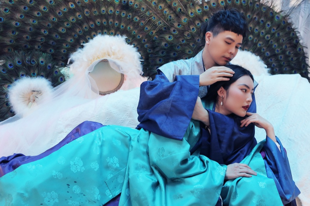 Trịnh Thăng Bình phác họa thế giới truyện Kiều ảo diệu trong MV “Bức Bình Phong“ ảnh 3