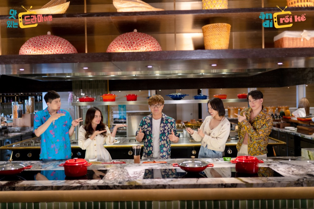 S.T Sơn Thạch ghen tị với Trịnh Thăng Bình, muốn có dịp nấu cơm tấm cùng Nancy (MOMOLAND) ảnh 5