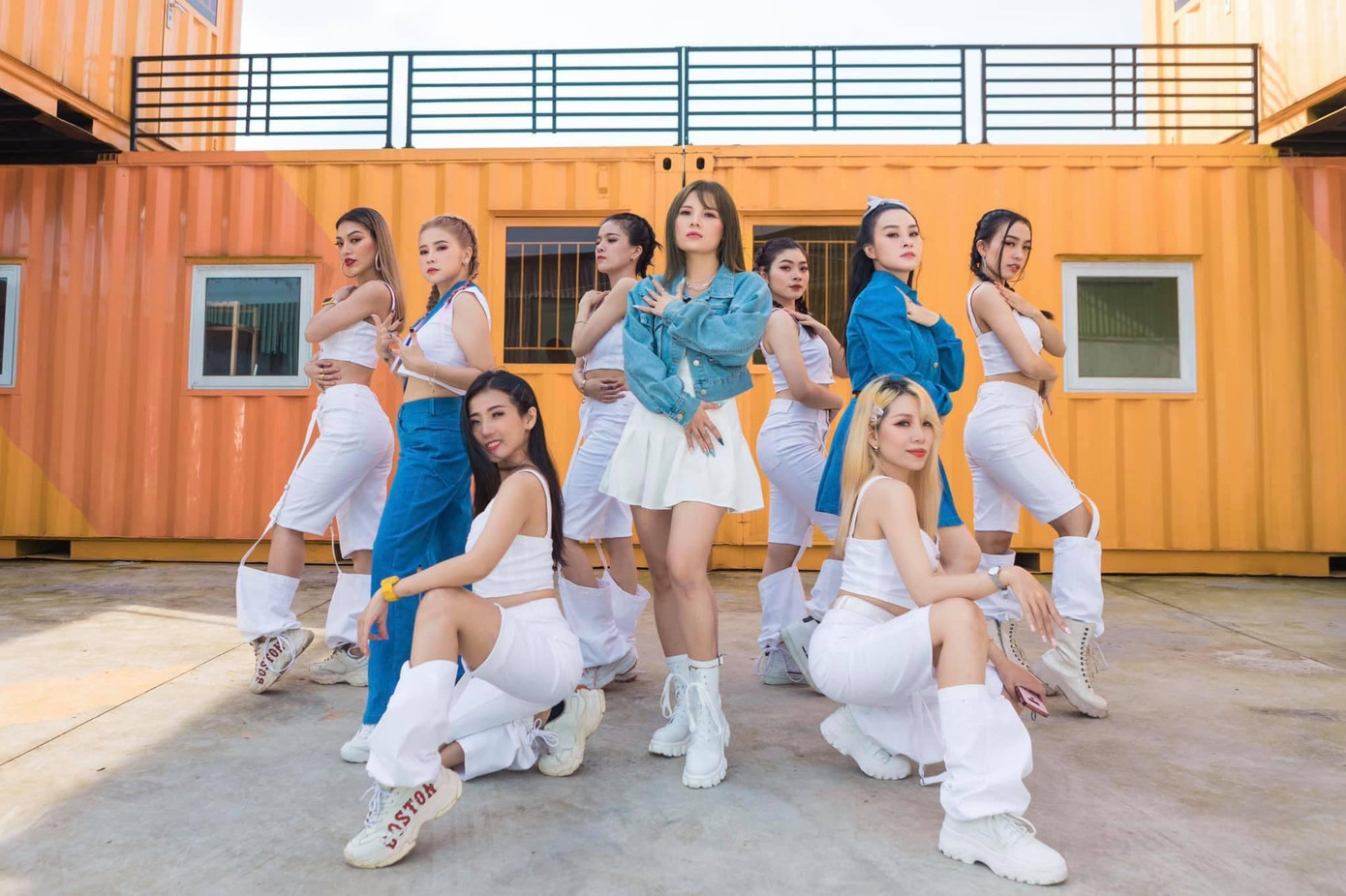 Nhóm Mắt Ngọc bất ngờ “đánh úp” fan bằng teaser MV mới, sẵn sàng trở lại V-Pop ảnh 5