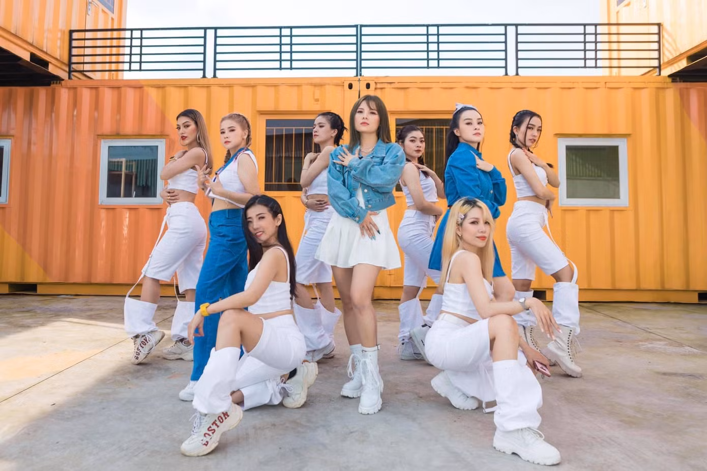 Nhóm Mắt Ngọc bất ngờ “đánh úp” fan bằng teaser MV mới, sẵn sàng trở lại V-Pop ảnh 5