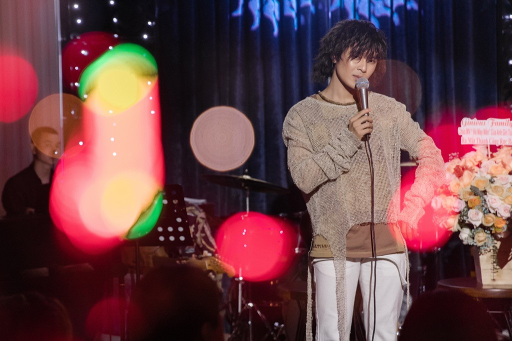 Không ngại lời đồn, Puka làm MC đặc biệt cho đêm nhạc riêng của Gin Tuấn Kiệt ảnh 4