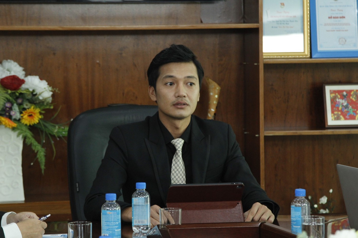 Sau loạt vai sát nhân, Quang Tuấn được “tẩy trắng” hình ảnh với phim về bánh mì ảnh 2