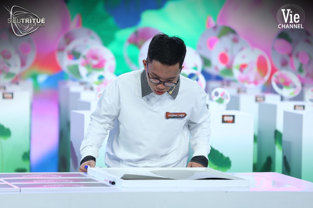 “Siêu Trí Tuệ Việt Nam” tập 1: Chàng hotboy hóa giải thử thách “hack não” Mã đi tuần ảnh 2