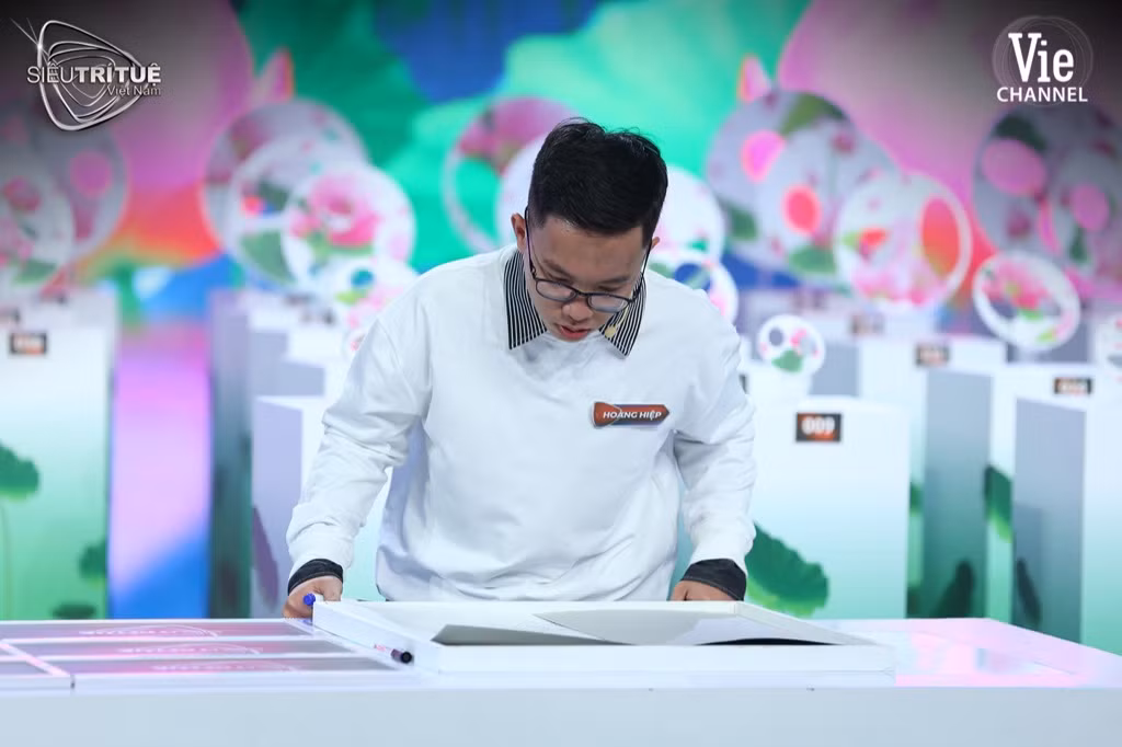 “Siêu Trí Tuệ Việt Nam” tập 1: Chàng hotboy hóa giải thử thách “hack não” Mã đi tuần ảnh 2