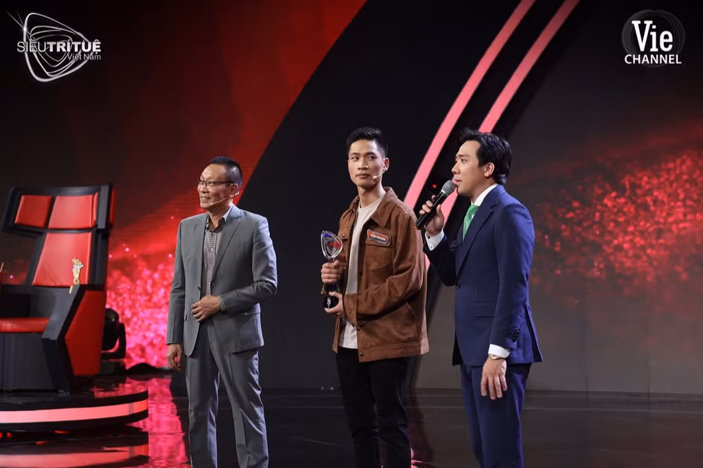 “Siêu Trí Tuệ Việt Nam” tập 1: Chàng hotboy hóa giải thử thách “hack não” Mã đi tuần ảnh 8