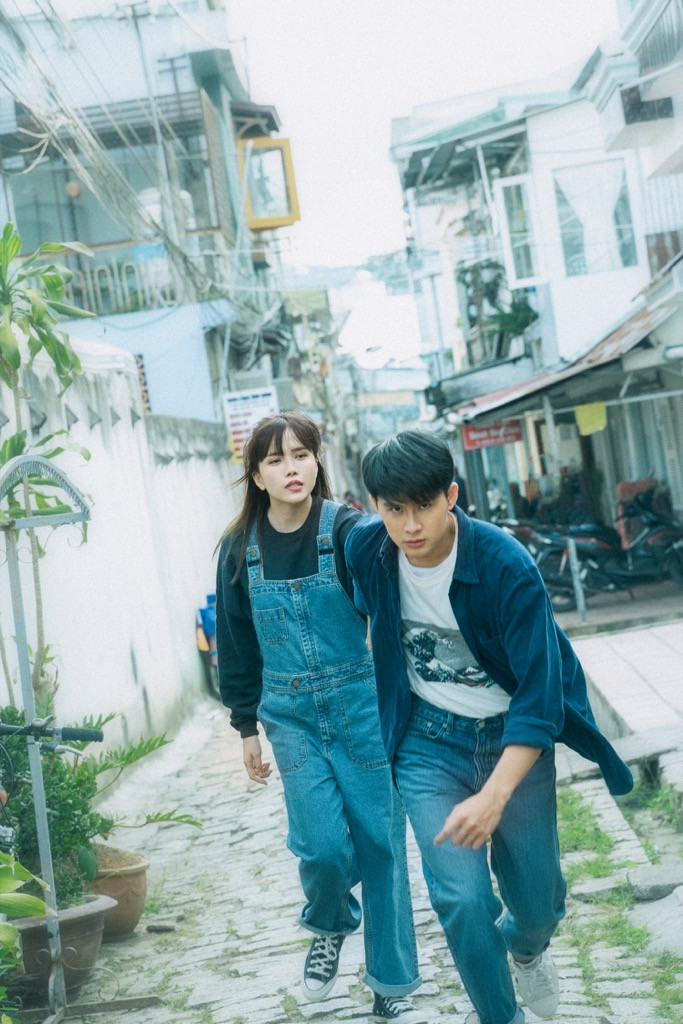 Thiều Bảo Trâm ẩu đả cùng nữ quái trong MV, gợi nhớ phim “Tháng Năm Rực Rỡ“ ảnh 5