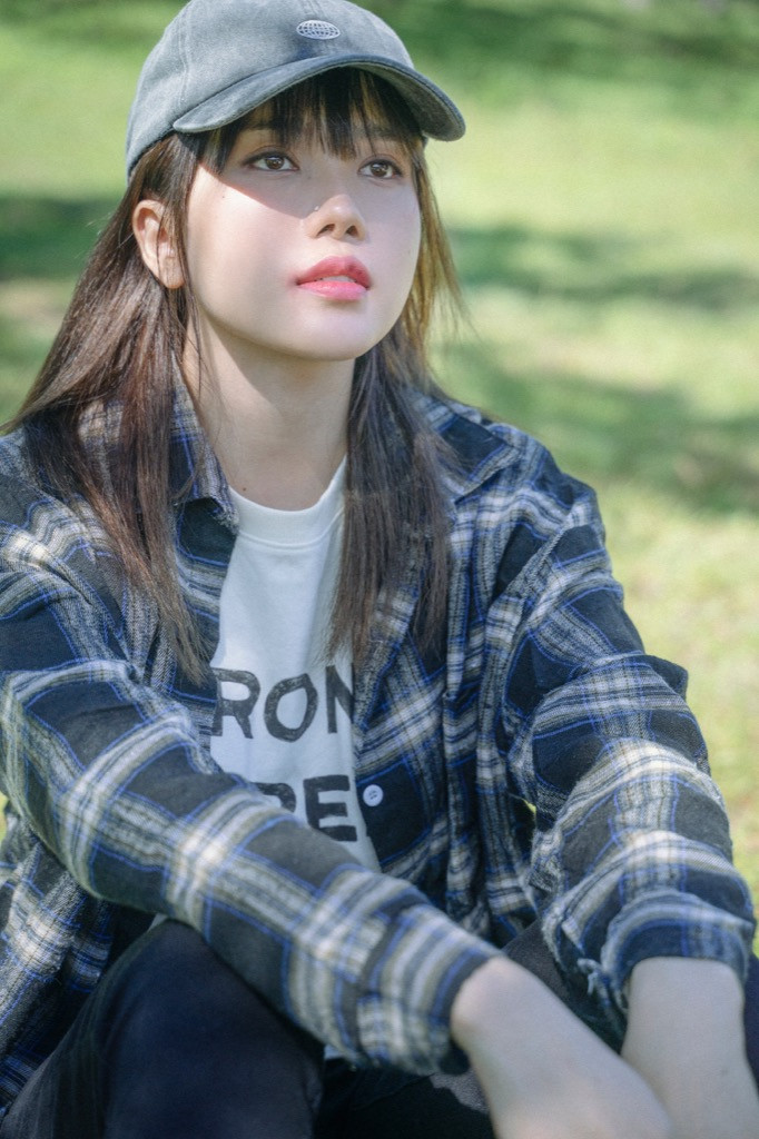 Thiều Bảo Trâm bị nghi “mượn” áo của Sơn Tùng M-TP, nam chính MV cũng do “chàng” mai mối? ảnh 2