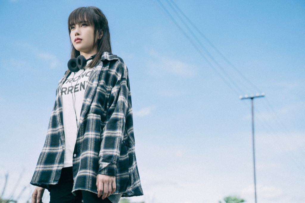 Thiều Bảo Trâm ẩu đả cùng nữ quái trong MV, gợi nhớ phim “Tháng Năm Rực Rỡ“ ảnh 11