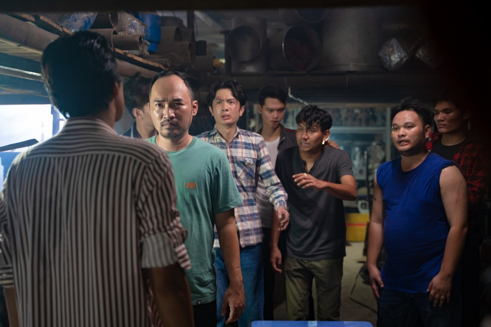 “Chuyện Xóm Tui“: Khán giả bật khóc khi Chí Tài xuất hiện, Thu Trang - Tiến Luật thành đôi ảnh 1