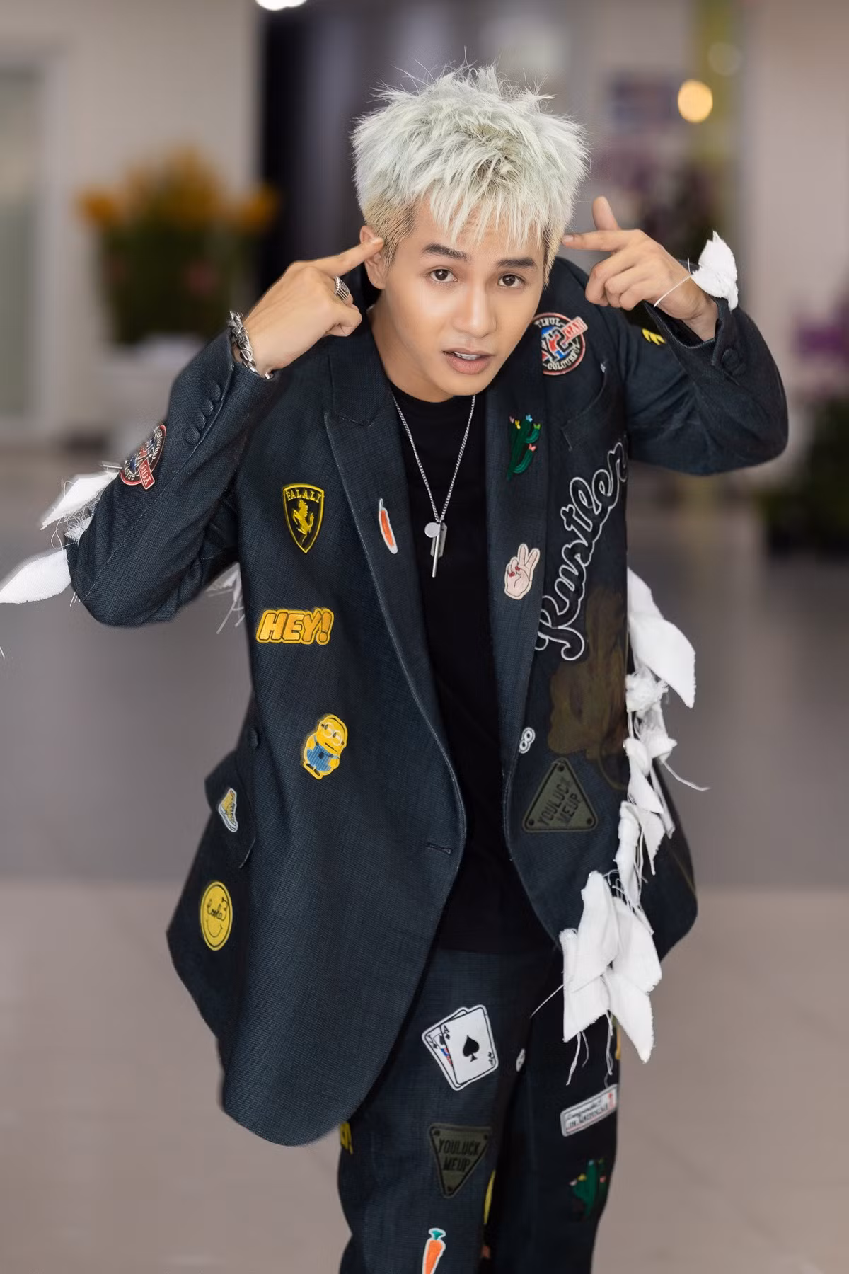 Rapper yêu nón lá Weeza khôn khéo tận dụng sức nóng “King Of Rap” để ra mắt MV mới ảnh 2