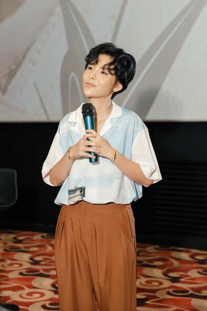 Vũ Cát Tường lần đầu “hát chay” ca khúc mới “Hành Tinh Ánh Sáng” cùng fan Hà Nội ảnh 1