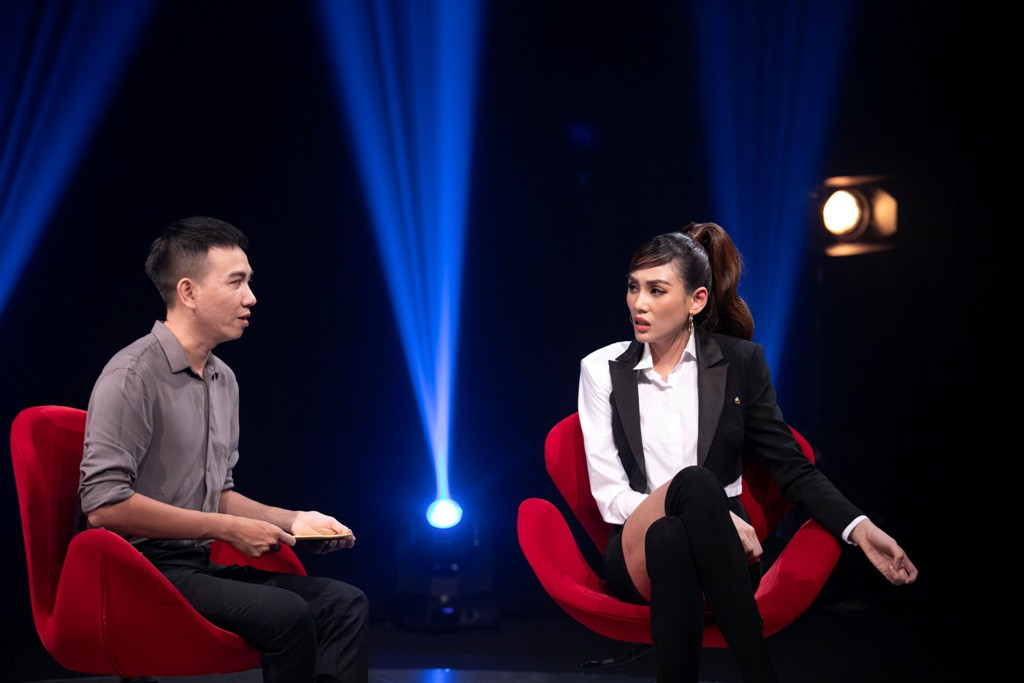 Siêu mẫu Võ Hoàng Yến khóc nấc kể về khoảng thời gian “lạnh nhạt” với gia đình ảnh 4