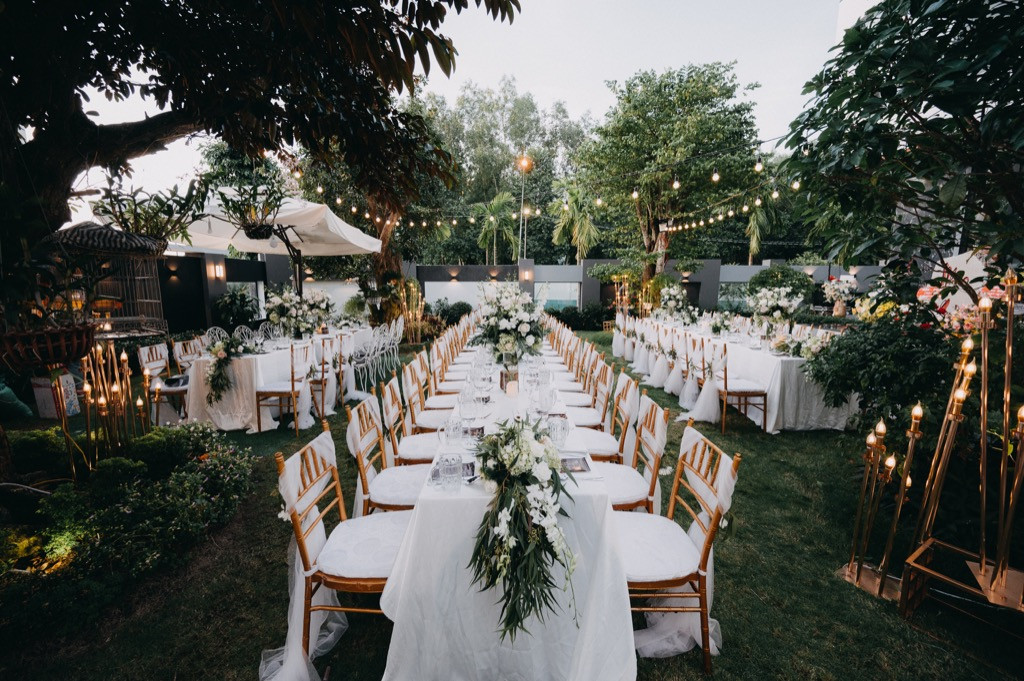 Vừa tặng mẹ 3 tỷ, Quốc Trường lại tự tay tổ chức tiệc mừng 40 năm ngày cưới cho ba mẹ ảnh 1