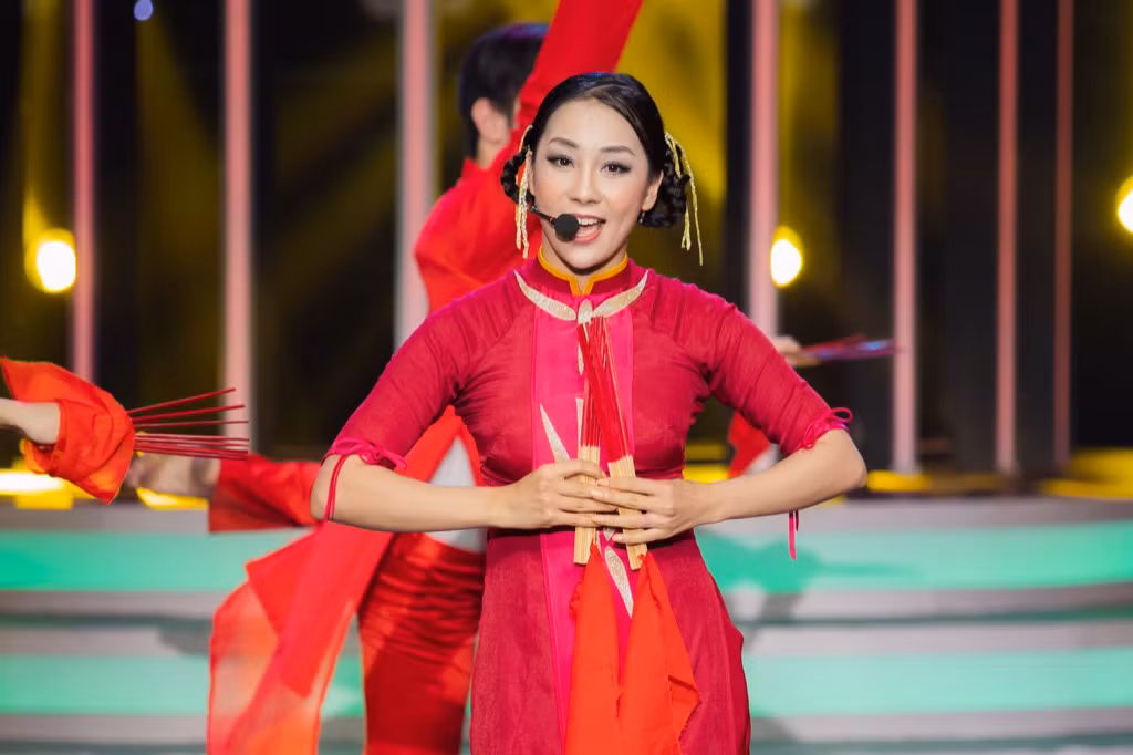 Cara vào vai chị Tư Cẩm Ly ngọt xớt ngay trong tập mở màn “Gương Mặt Thân Quen“ ảnh 3