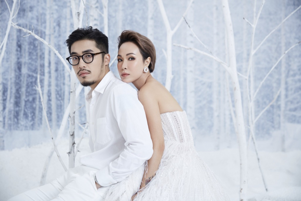 Uyên Linh tình tứ cùng “hoàng tử Indie” Vũ trong bộ ảnh mới, hé lộ màn song ca đầy cảm xúc ảnh 6