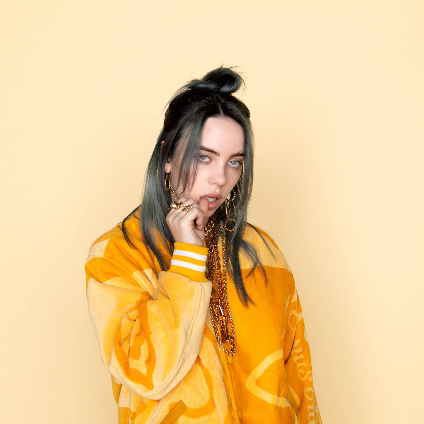 Billie Eilish ra mắt phim tài liệu, “vén màn” những góc khuất sau hào quang tuổi 17 ảnh 3