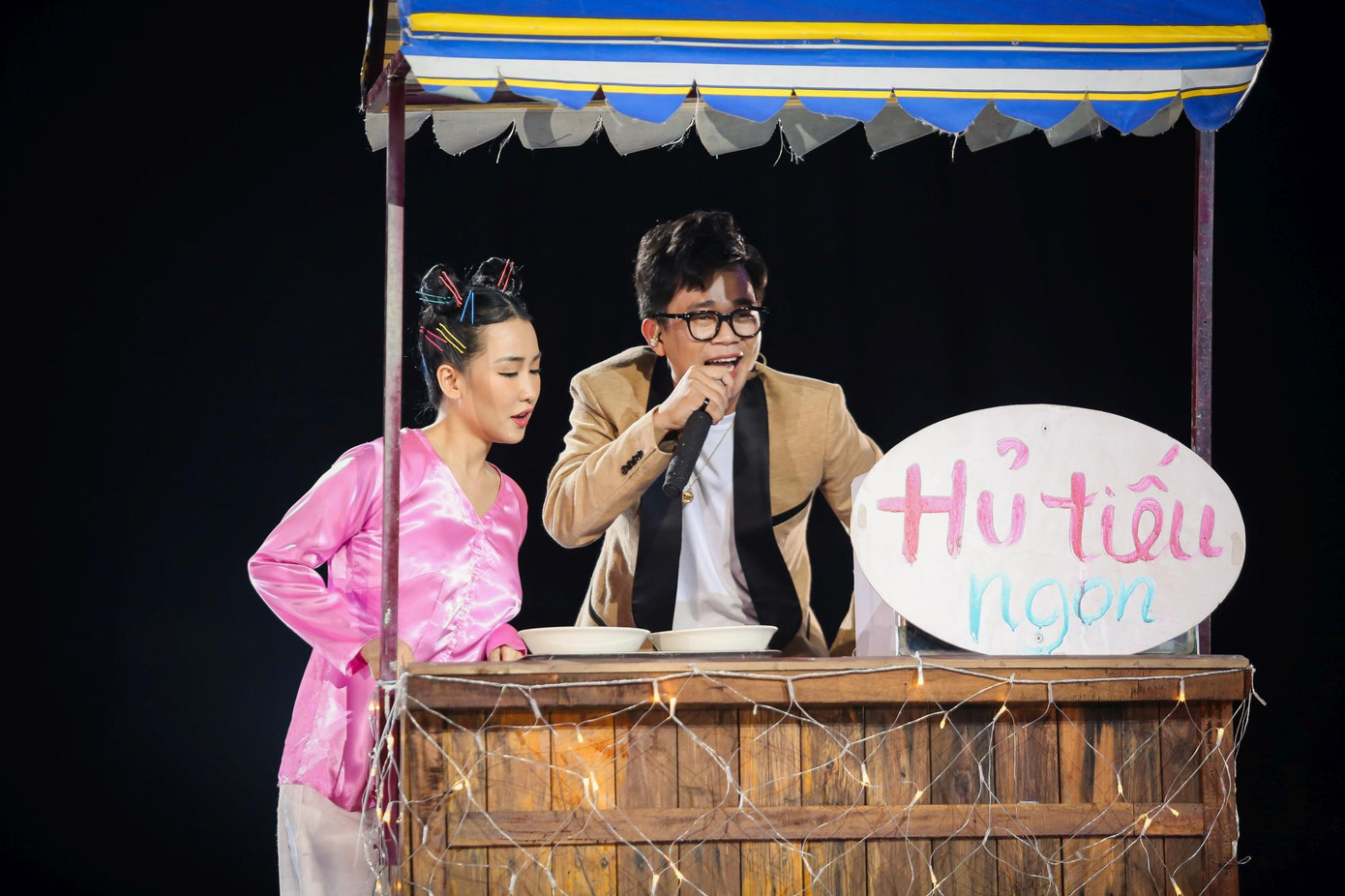 Color rap về hủ tiếu, Right nhờ HIEUTHUHAI phụ diễn để "hồi sinh" ở King Of Rap ảnh 1