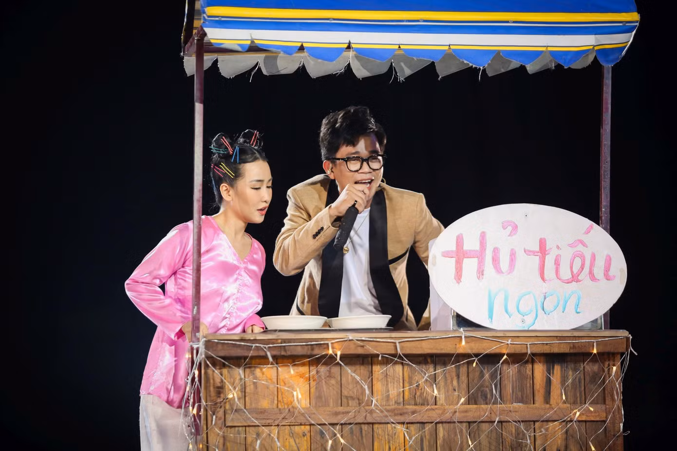 Color rap về hủ tiếu, Right nhờ HIEUTHUHAI phụ diễn để "hồi sinh" ở King Of Rap ảnh 1