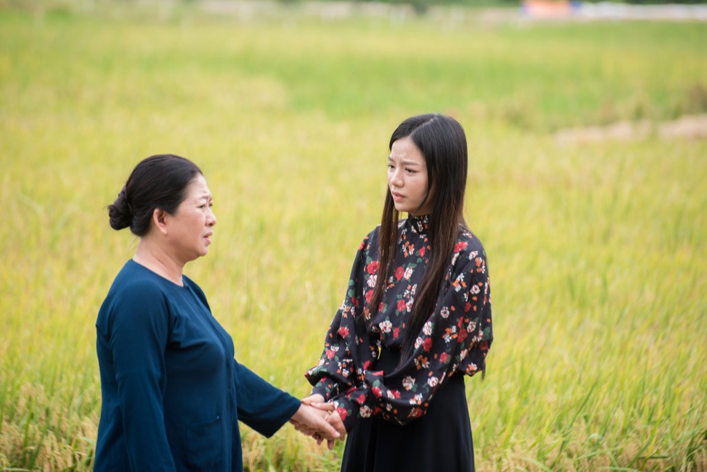 Hạ Anh kết đôi cùng trai đẹp Bạch Công Khanh trong phim truyền hình “Ngày Em Đến“ ảnh 2