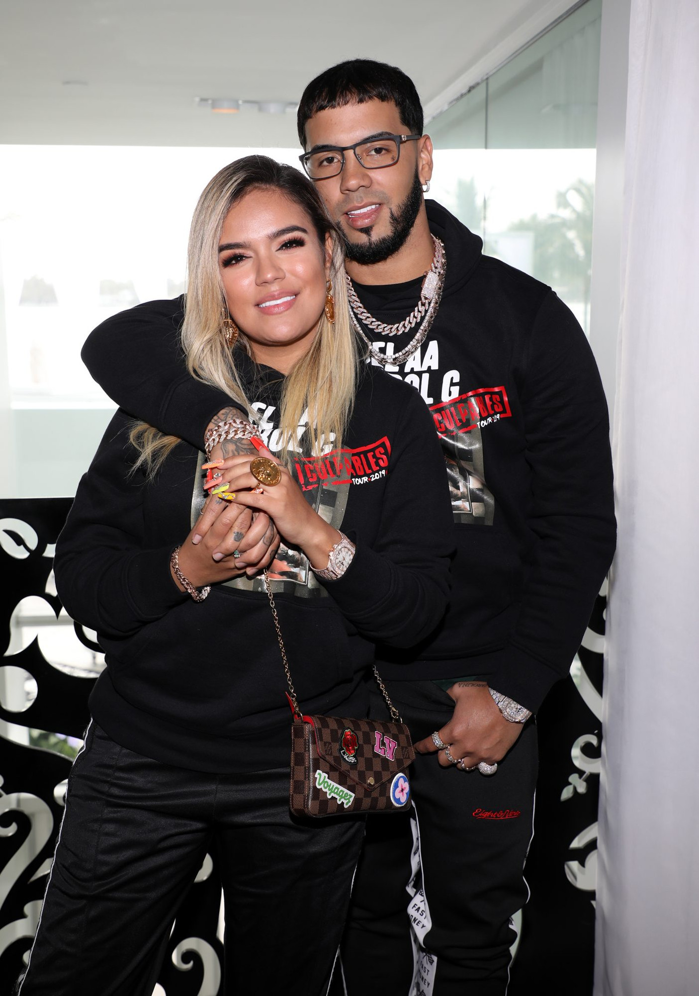 Karol G bên cạnh rapper Anuel Nữ hoàng Latin thế hệ mới Karol G chính thức quay trở lại cùng single “Bichota” ảnh 4