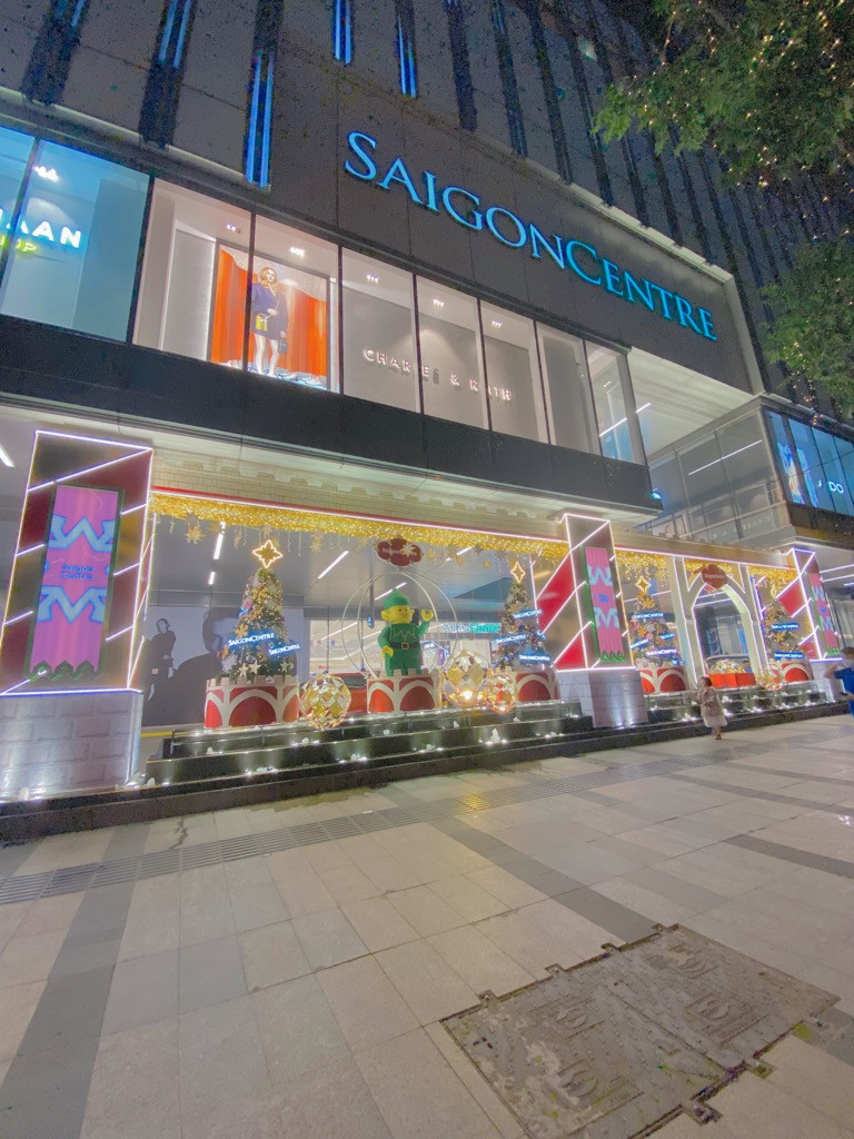 Sài Gòn lên đèn xinh lung linh đón Giáng Sinh rồi đó, bạn đã chuẩn bị “lên đồ” chưa? ảnh 3