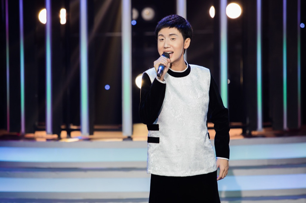 Lynk Lee bất ngờ “cải trang” thành nam giới trong “Gương Mặt Thân Quen 2020“? ảnh 6