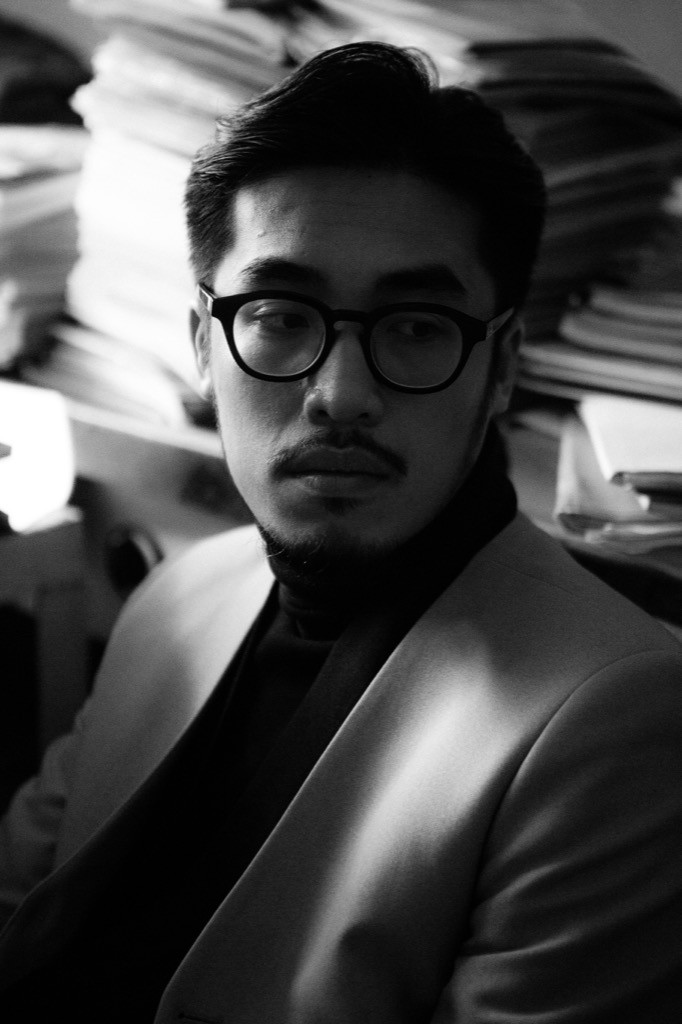 Ngưng tiếc nuối những điều tốt đẹp từ quá khứ, cùng Vũ. “Bước Qua Mùa Cô Đơn” ảnh 2