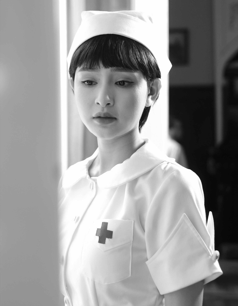 Hiền Hồ trở lại với thế mạnh ballad, diễn xuất bi thương đến ám ảnh trong MV mới ảnh 1