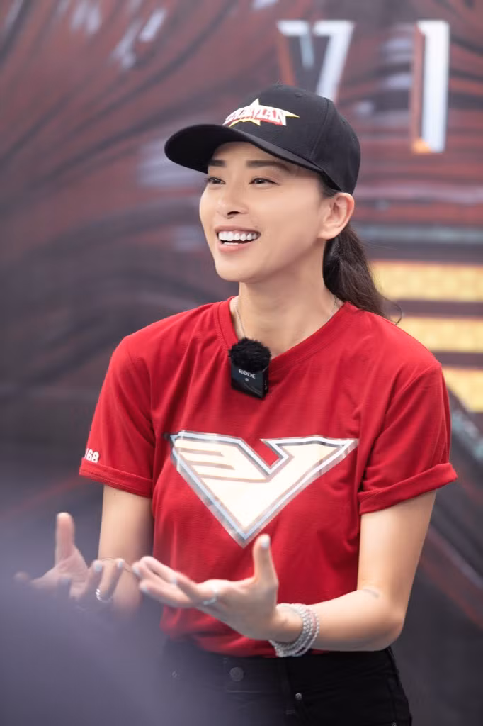 Ngắm loạt ảnh “cool ngầu” của các “soái ca” V-Biz trong buổi thử vai siêu anh hùng VINAMAN ảnh 1