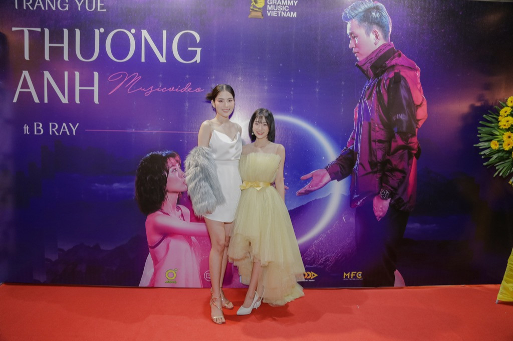 Karik, ViruSs đến chúc mừng B Ray và Trang Yue ra mắt MV mới "Thương Anh" ảnh 5