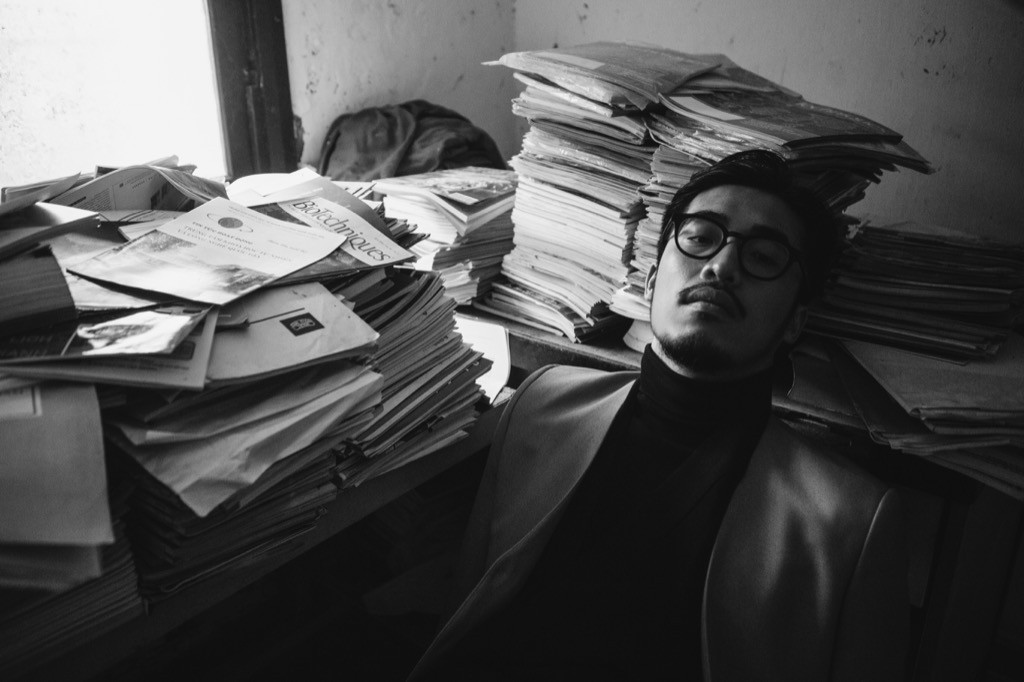 Ngưng tiếc nuối những điều tốt đẹp từ quá khứ, cùng Vũ. “Bước Qua Mùa Cô Đơn” ảnh 4