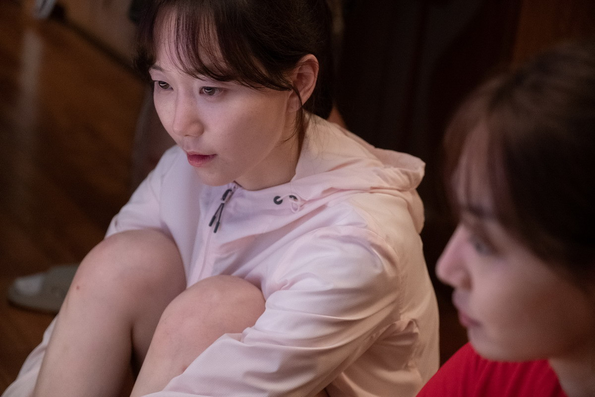 Shin Min Ah khiến fan rùng mình trước mối quan hệ “chị chị em em” trong phim mới ảnh 2