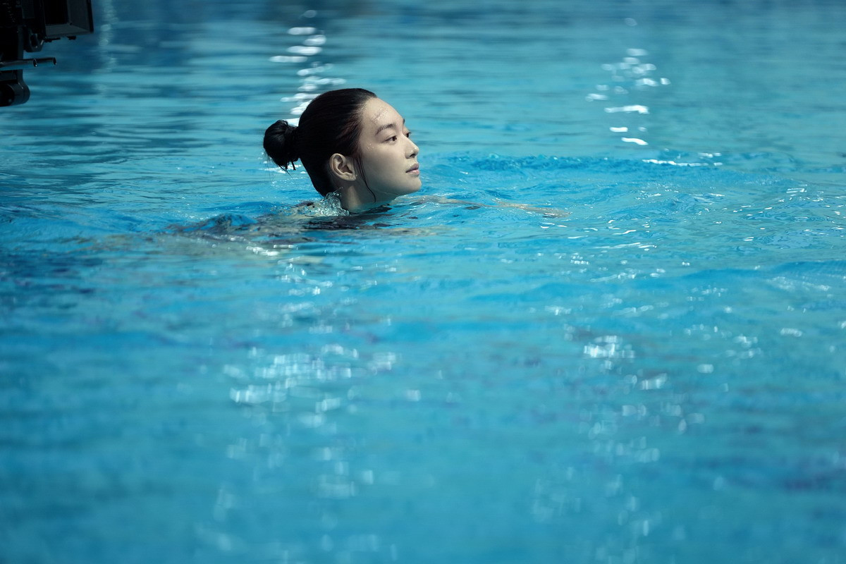 Shin Min Ah khiến fan rùng mình trước mối quan hệ “chị chị em em” trong phim mới ảnh 3