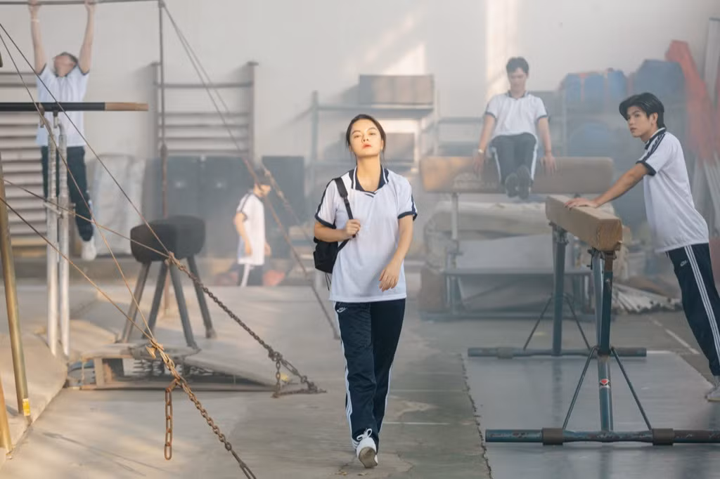 Không còn buồn bã, Phạm Quỳnh Anh chinh phục trai trẻ trong MV kết hợp Ricky Star ảnh 4