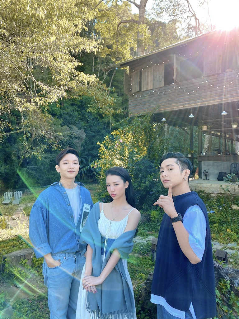 Bộ ba Hoàng Dũng - AMEE và Ricky Star AMEE khiến fan xôn xao khi kết nạp Ricky Star và Hoàng Dũng vào “hội anh trai mưa" ảnh 2