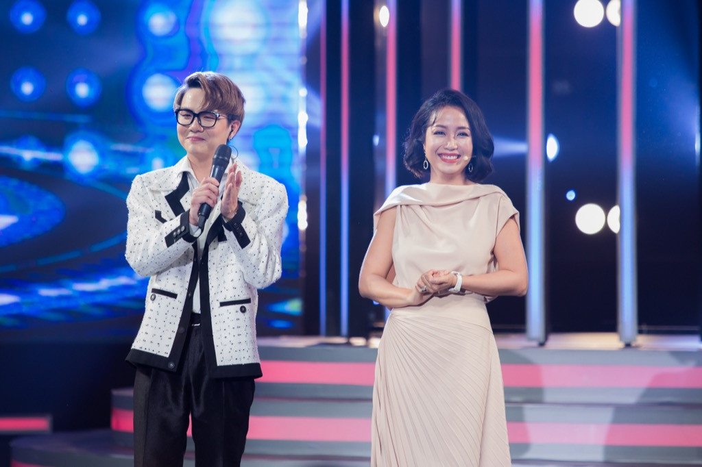 Lynk Lee mời rapper Khói để tái hiện MV “Chân Ái” tại sân khấu “Gương Mặt Thân Quen“ ảnh 1