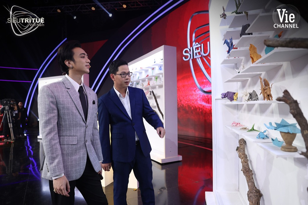 Siêu Trí Tuệ: “Thần bài” tái xuất với màn khôi phục bài Poker thách thức trí nhớ vô hạn ảnh 2