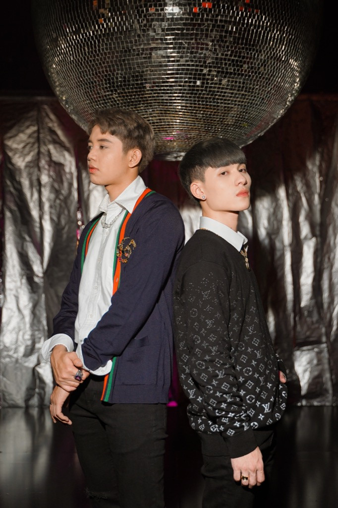 X2X mang sàn nhảy thập niên 90 vào MV mới, mong được Ngô Thanh Vân để ý ảnh 1