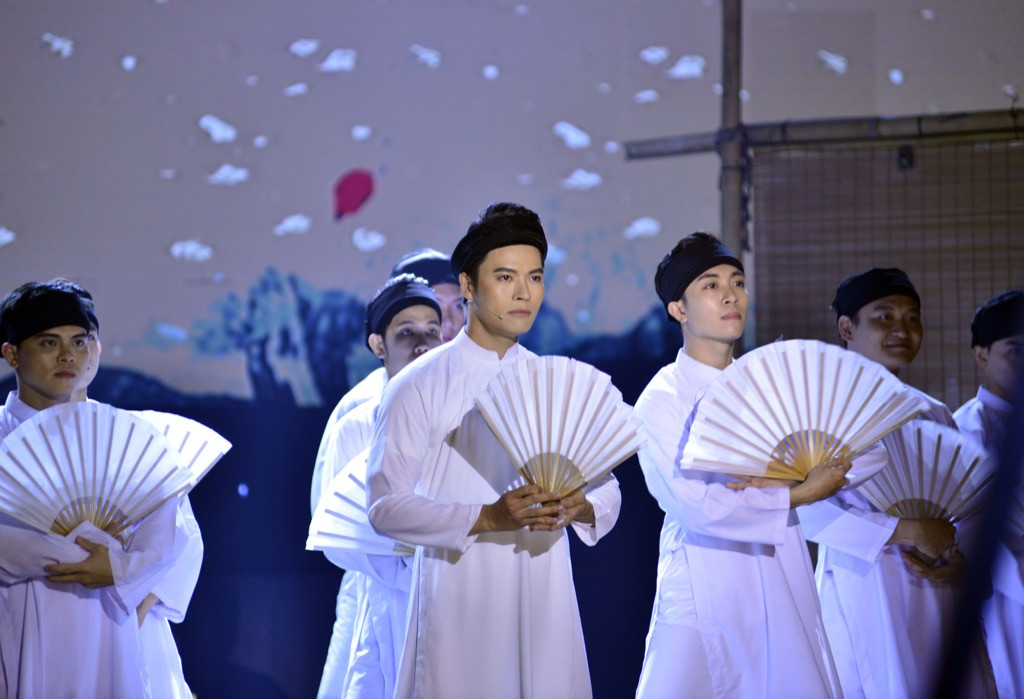 Nói về “Tài - Tâm - Đức”, Võ Tấn Phát đăng quang “Én Vàng Nghệ Sĩ 2020“ ảnh 3