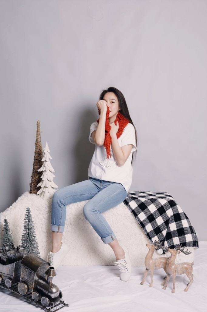 Hiền Thục tung bộ ảnh Giáng sinh cực xinh, không hổ danh “thánh hack tuổi V-Pop“ ảnh 4