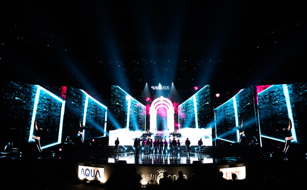 Binz diện vest hồng lịch lãm, mang hit “Bigcityboi” lên sân khấu Hoa hậu Việt Nam 2020 ảnh 1