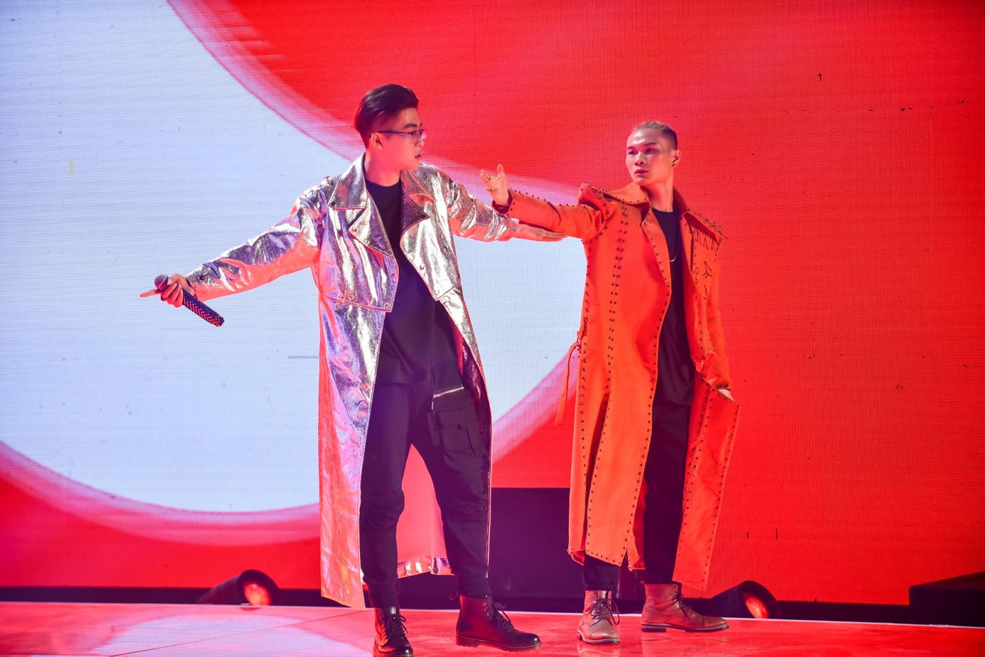 King Of Rap: HIEUTHUHAi “tỏ tình” Emily, Chị Cả - Color bắn rap cùng nhạc vọng cổ ảnh 5