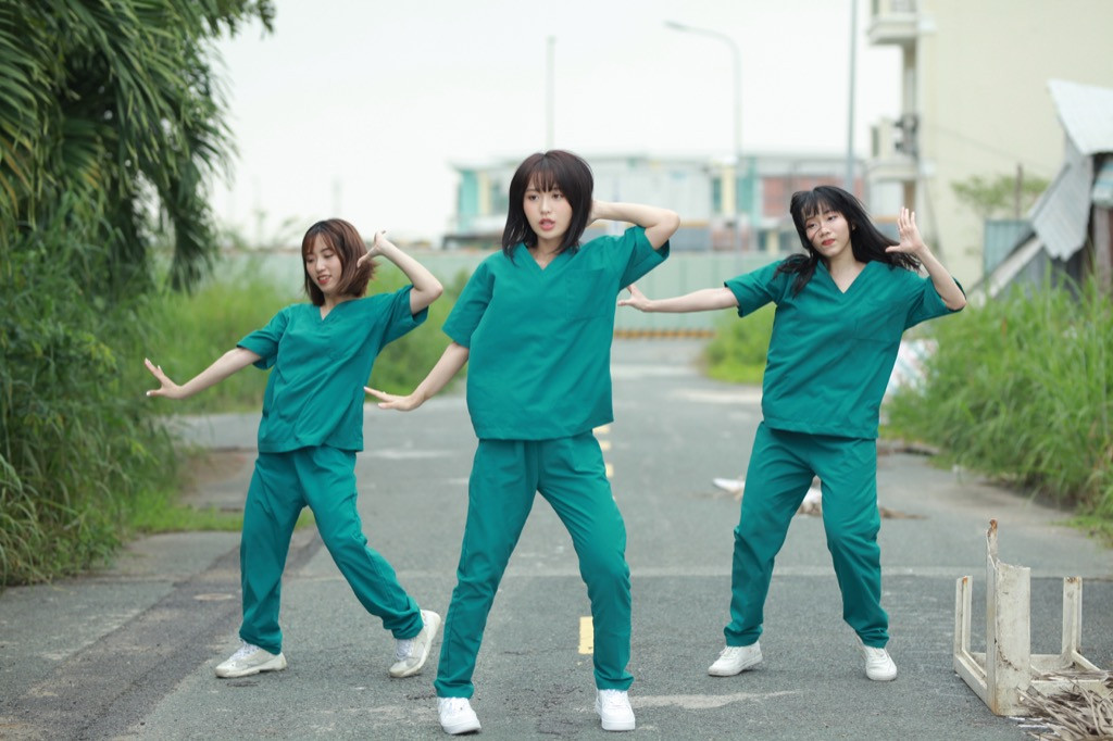 Han Sara kể chuyện bị ám ảnh quá khứ, nỗ lực được làm chính mình trong MV mới ảnh 3