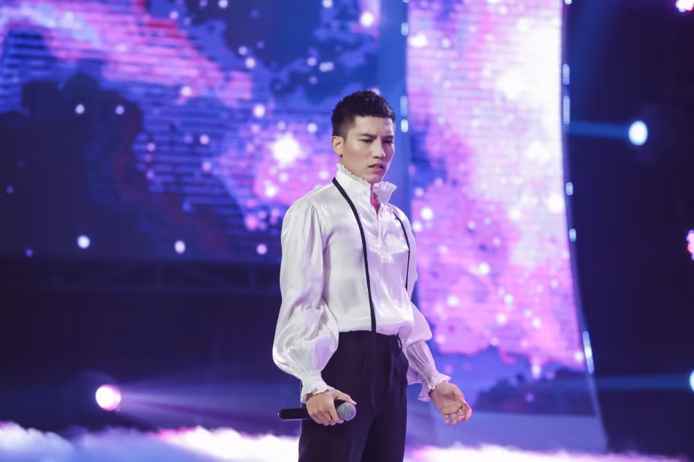 Thiều Bảo Trâm hóa công chúa ngọt ngào tỏa sáng trên sân khấu V Heartbeat ảnh 2