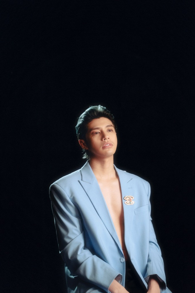 Noo Phước Thịnh hóa “vị vua si tình” bị lừa trở thành vật trưng bày trong rạp xiếc ảnh 4