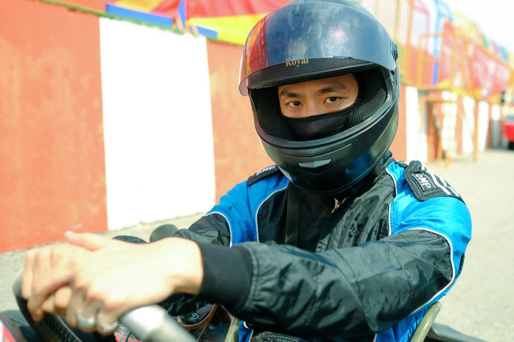 Tuấn Trần “cool ngầu” khi lần đầu thử sức với bộ môn đua xe thể thức mạo hiểm ảnh 5