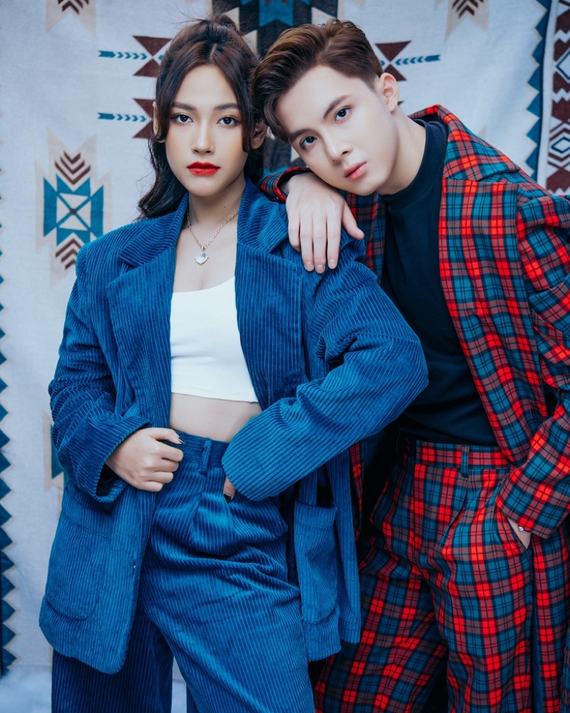 Cara - Noway tung bộ ảnh chào đón Giáng sinh đầu tiên bên nhau sau “Người Ấy Là Ai” ảnh 4