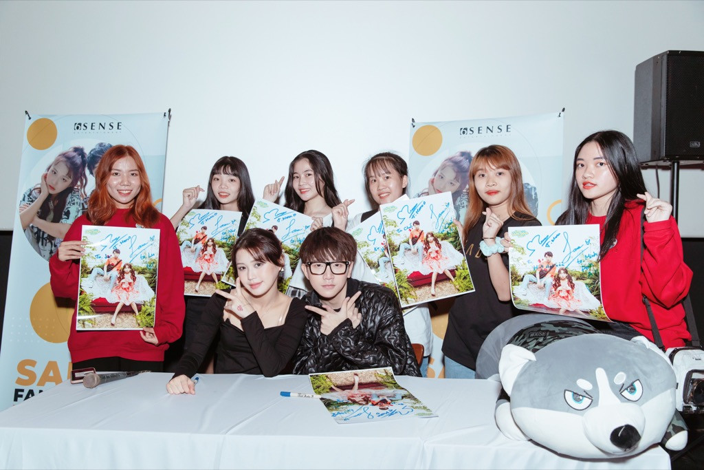 Han Sara rạng rỡ mừng sinh nhật tuổi 20 bên Tùng Maru và hàng trăm fan ảnh 5