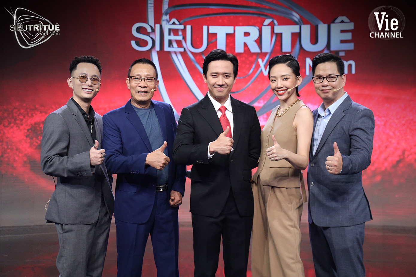 Trấn Thành, Tóc Tiên bất ngờ hé lộ profile chuẩn “con nhà người ta” của Rhymastic ảnh 1