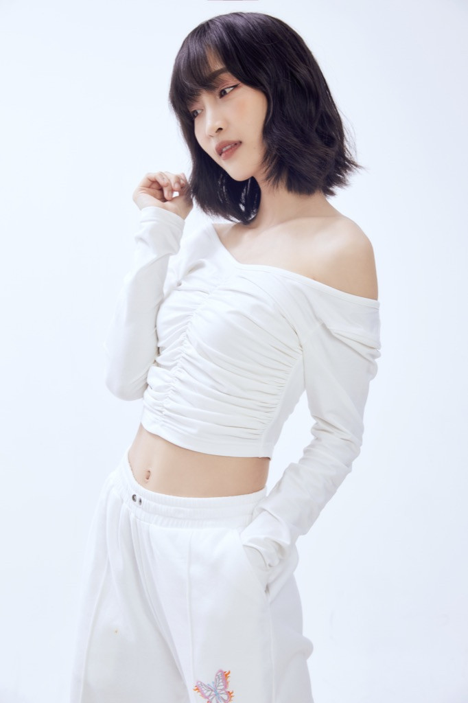 Juky San cover “Hành Tinh Ánh Sáng” của Vũ Cát tường trên nền guitar mộc mạc ảnh 5